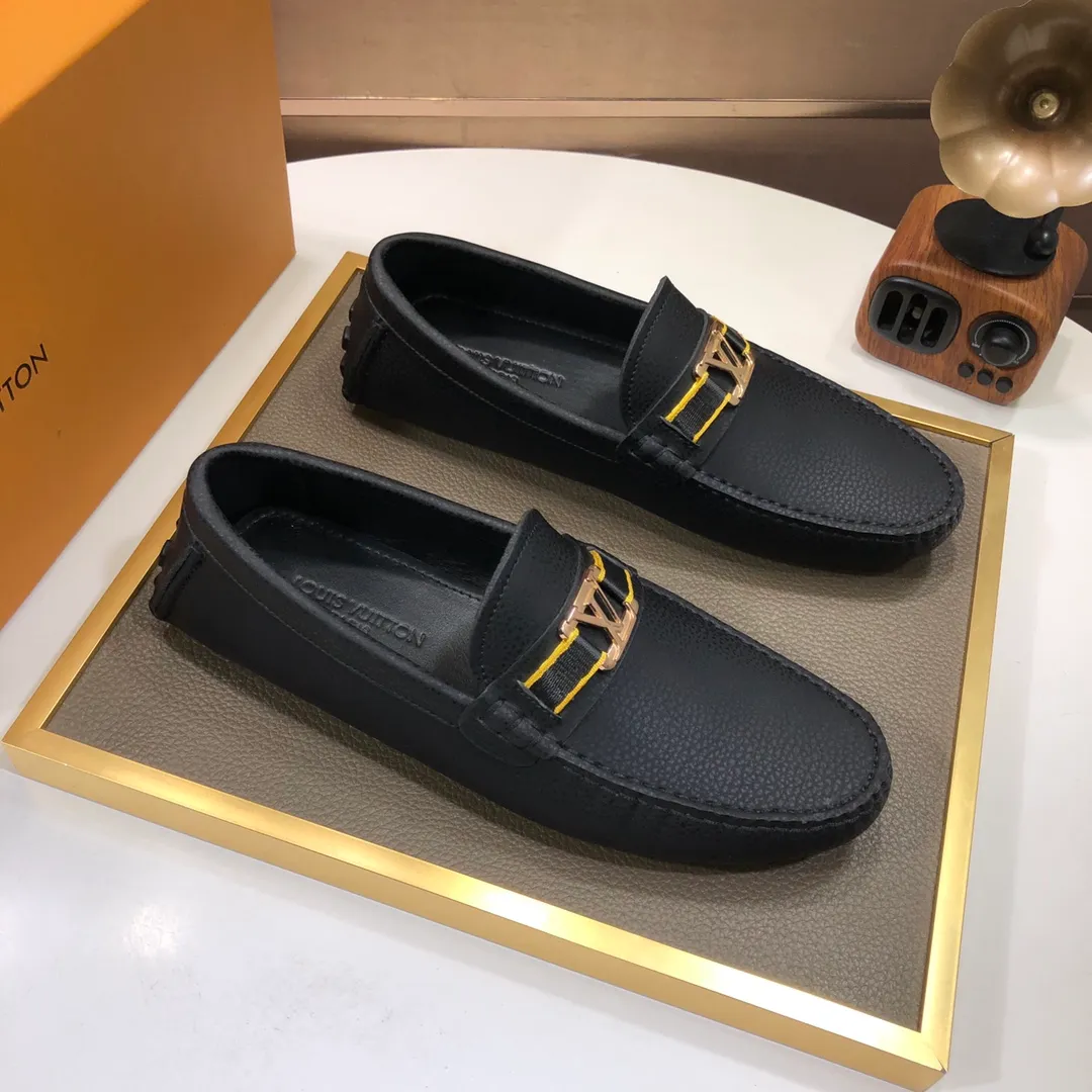 Men's men's shoes 💰420💰 [LV Doudou Shoes] (sheepskin lining) new model is on the market, available on the official website. The new Doudou shoes are processed into single-color materials, and the uppers are made of imported cowhide material. The body of the shoe is fully hemmed with mark thread, and is lined with imported original cowhide leather. The elegant shoe shape is super suitable for all-matching, and the size is 38-44.